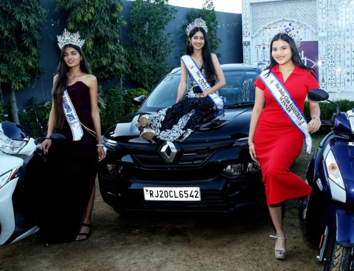 अनंता मिस इंडिया ग्लैम 2026: जयपुर में विजेताओं को सौंपी गईं कारें, स्कूटी और नकद पुरस्कार