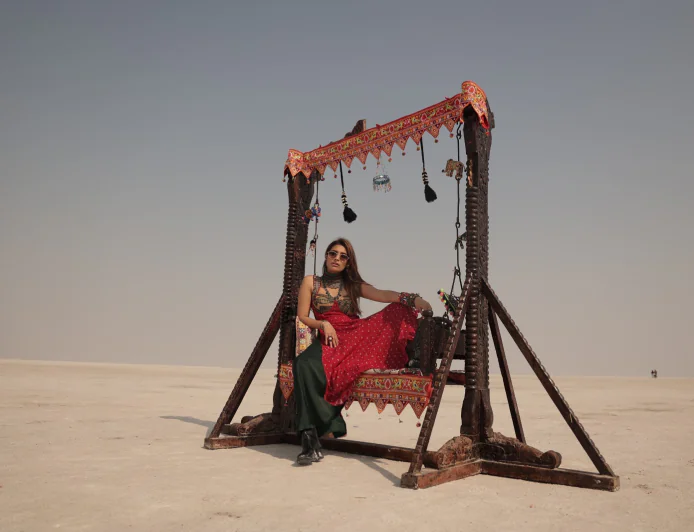 सफेद रेगिस्तान में फेमिना का जादुई सफर