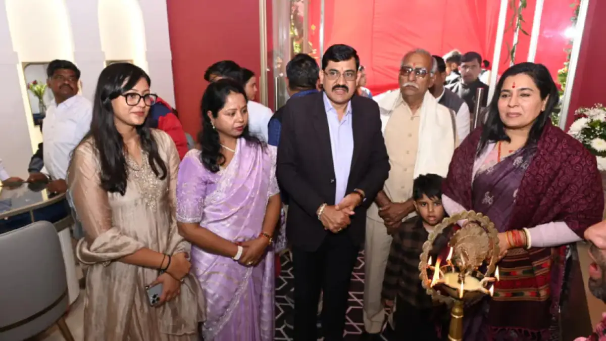 बॉलीवुड एक्टर बिंदु दारा सिंह, तारक मेहता फेम टीवी एक्टर गुरुचरण सिंह सोढ़ी ने की जयश्री ज्वेलर्स की शोरूम लॉन्चिंग में शिरकत