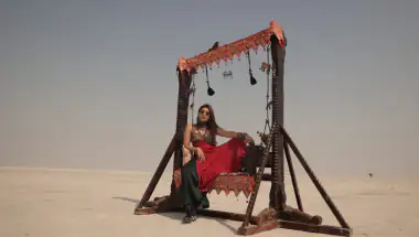 सफेद रेगिस्तान में फेमिना का जादुई सफर